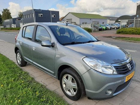 Dacia Sandero - 1.6 Lauréate -MET NIEUWE APK - 1