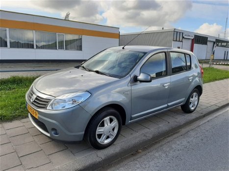 Dacia Sandero - 1.6 Lauréate -MET NIEUWE APK - 1