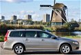 Volvo V70 - 2.0 Summum Dealer auto, Leer, navigatie - 1 - Thumbnail