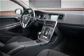 Volvo V60 - D4 Momentum, Trekhaak, Navi, 18 Inch - 1 - Thumbnail