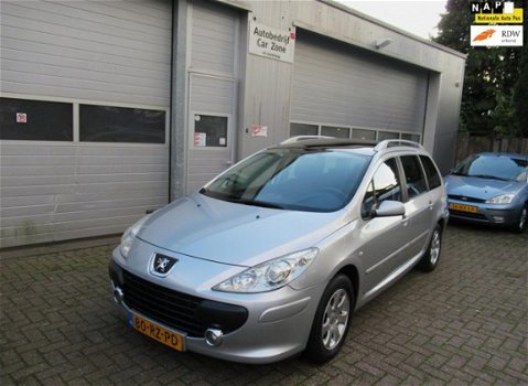 Peugeot 307 SW - 1.6-16V 2005 6Persoons-Panoram-Clima-Trekhaak - 1