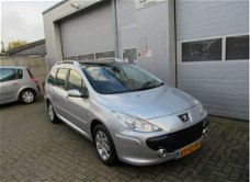 Peugeot 307 SW - 1.6-16V 2005 6Persoons-Panoram-Clima-Trekhaak
