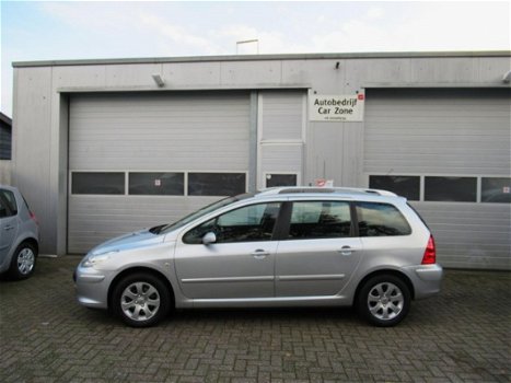Peugeot 307 SW - 1.6-16V 2005 6Persoons-Panoram-Clima-Trekhaak - 1