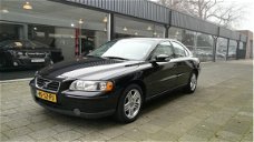 Volvo S60 - 2.4 Edition II Dealer oh/Automaat/Leer/Cruise/PDC/ Clima/Navi/Regensensor/Stoelverwarmin