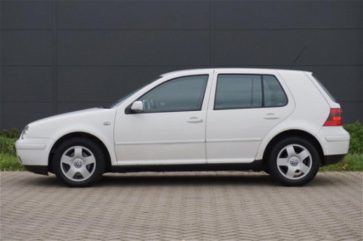 Volkswagen Golf - 2.3 V5 Highline Automaat - 1