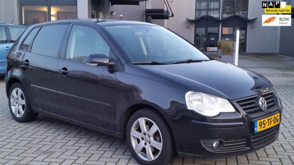 Volkswagen Polo - 1.4-16V Optive 5 Deurs Zwart - 1