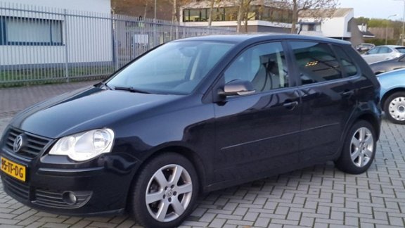 Volkswagen Polo - 1.4-16V Optive 5 Deurs Zwart - 1