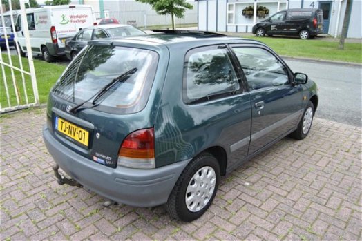 Toyota Starlet - 1.3-16V Black 3 Deurs Stuurbekrachtiging Nieuwe APK - 1