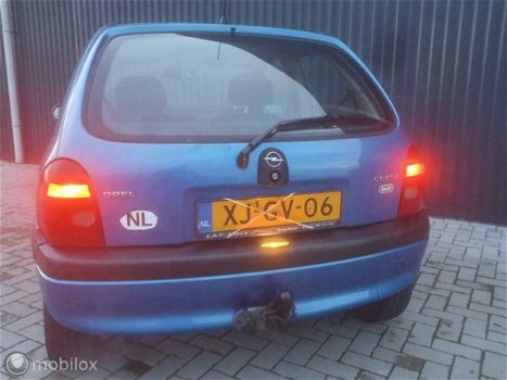 Opel Corsa - 1.4i Nw APK NAP Airco Trekhaak Zuinig - 1