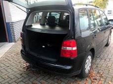 Volkswagen Touran - 1.6-16V FSI Athene