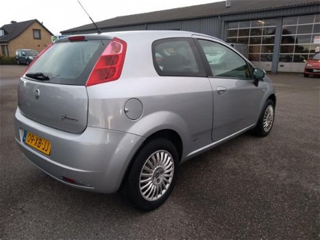 Fiat Grande Punto - 1.4 Dynamic Automaat Goed onderhouden APK tot 11-2020 - 1