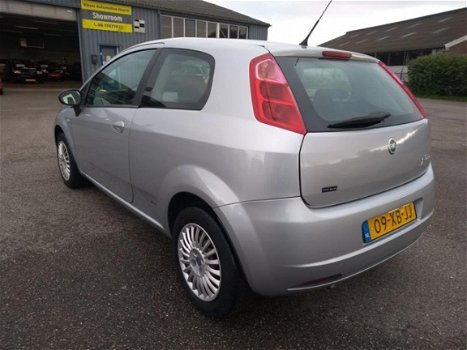 Fiat Grande Punto - 1.4 Dynamic Automaat Goed onderhouden APK tot 11-2020 - 1