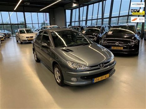 Peugeot 206 - 1.4-16V Air-line 3 GERESERVEERD - 1