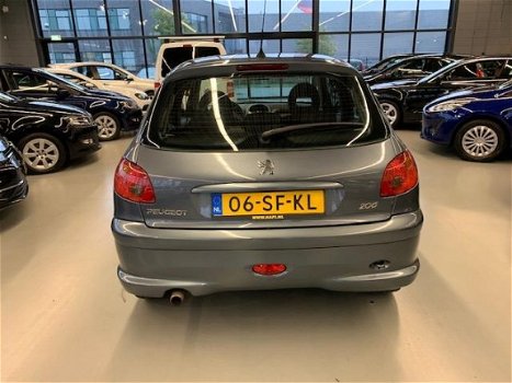 Peugeot 206 - 1.4-16V Air-line 3 GERESERVEERD - 1