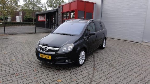 Opel Zafira - 2.2 COSMO, TREKHAAK, PANO-DAK, LEDER - 1