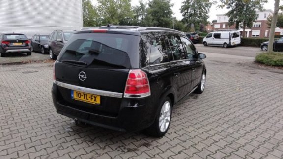 Opel Zafira - 2.2 COSMO, TREKHAAK, PANO-DAK, LEDER - 1