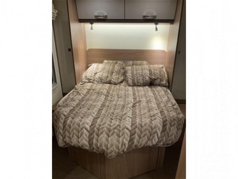 BURSTNER HARMONY 700 TD AUTOMAAT QUEENSBED - 8