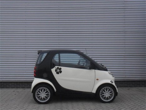 Smart City-coupé - & pure - 1