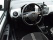 Volkswagen Up! - 1.0 HighUp 75Pk | Camera | Cruise | PDC | Telefoon | Climate - 1 - Thumbnail