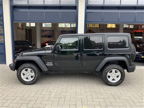 Jeep Wrangler Unlimited - SPORT 2.8 CRD VAN/200 PK/4X4 17500 EX BTW - 1