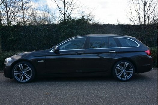 BMW 5-serie Touring - 525D EXECUTIVE AUTOMAAT | NIEUW MODEL | XENON | HEAD-UP | PANO-DAK | CAMERA | - 1