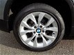 BMW X1 - 2.0i sDrive Business LEDER/NAVI PROFESSIONAL/PANORAMADAK/ACHTERUITRIJCAMERA/NL AUTO/1E EIG - 1 - Thumbnail