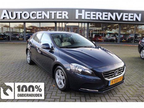 Volvo V40 - 1.6 D2 Summum Business 50 procent deal 5.725, - ACTIE Leer / Elek stoelen / Trekhaak / C - 1