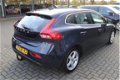 Volvo V40 - 1.6 D2 Summum Business 50 procent deal 5.725, - ACTIE Leer / Elek stoelen / Trekhaak / C - 1 - Thumbnail