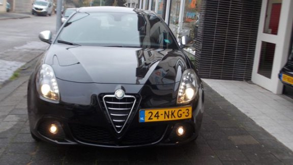 Alfa Romeo Giulietta - 1.4 T Distinctive NETTE EN GOED ONDERHOUDEN ALFA - 1