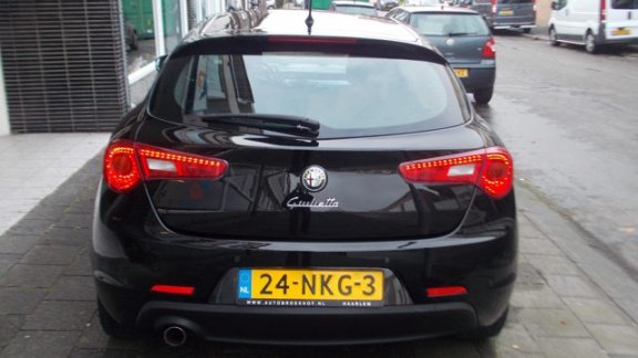 Alfa Romeo Giulietta - 1.4 T Distinctive NETTE EN GOED ONDERHOUDEN ALFA - 1