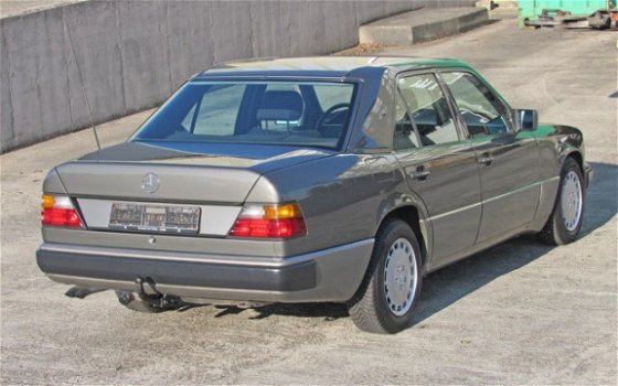 Mercedes-Benz 300-serie - 200-500 (W124) 300 D automaat airco - 1