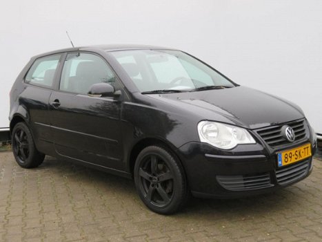 Volkswagen Polo - 1.4-16V Sportline - 1