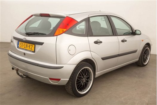 Ford Focus - 1.6 I Trend Koppeling matig - 1