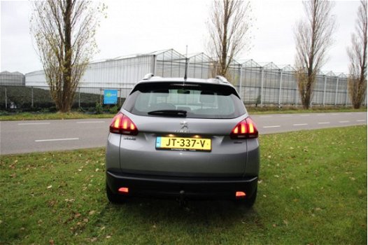 Peugeot 2008 - 1.2 PureTech Blue Lion Trekhaak 2016, Navigatie, Trekhaak, Nieuwe voorbanden - 1