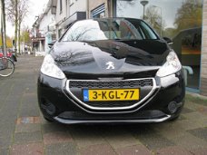 Peugeot 208 - 1.2 VTi Active Cruise, Navi