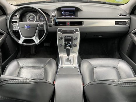 Volvo XC70 - D3 5cil FWD Limited Edition & Luxury Line / Xenon / Glazen schuif/kanteldak / Leder / C - 1