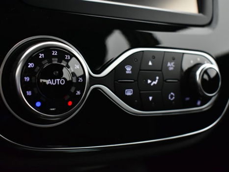 Renault Captur - TCe 90 Intens // Navigatie / Climate Controle / Parkeersensoren / Bluetooth - 1