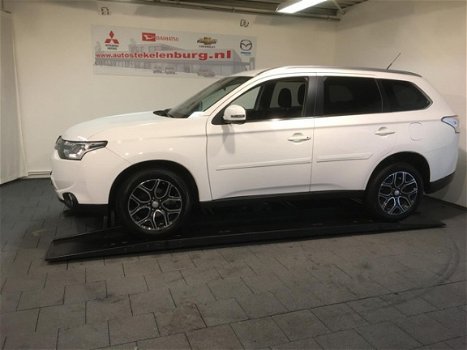 Mitsubishi Outlander - 2.0 7 persoons Navi, Trekhaak 18