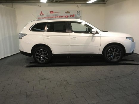 Mitsubishi Outlander - 2.0 7 persoons Navi, Trekhaak 18