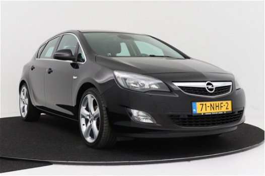 Opel Astra - 1.4 Turbo Sport 140 pk | Parkeersensoren | NAVI | LEER - 1