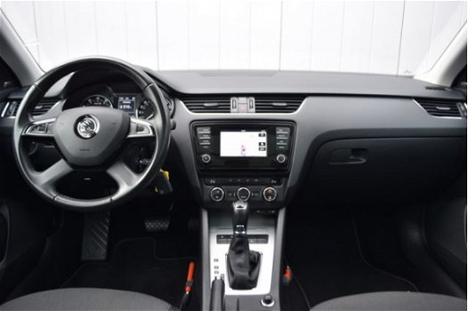 Skoda Octavia Combi - 1.2 TSi DSG Ambition Businessline Panoramadak, Canton Audio, Half Leder, Sport - 1