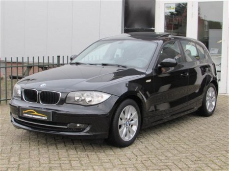 BMW 1-serie - 116i Business Line NAVIGATIE|SCHUIFDAK|ECC/AIRCO|STOELVERWARMING|PDC|USB|18 INCH M-VEL - 1