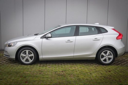 Volvo V40 - D2 Aut. Business, Navi, PDC V+A, Stoelverw - 1