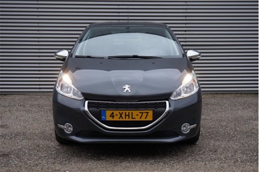 Peugeot 208 - 1.2 PureTech 82PK 5D (104g) Style Parkassist / Navi - 1