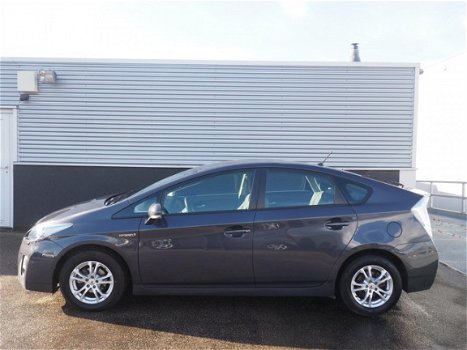 Toyota Prius - 1.8 Full Hybrid 136PK Aut Dynamic/SENSOREN - 1