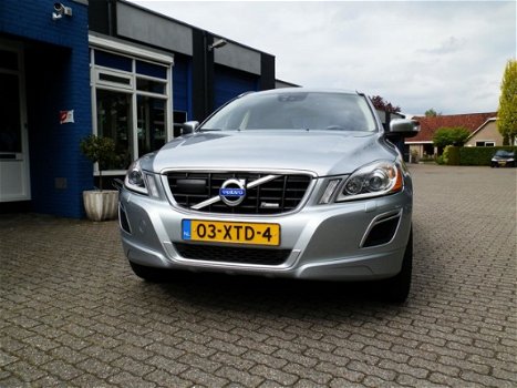 Volvo XC60 - 2.0 D4 FWD R-Design - 1