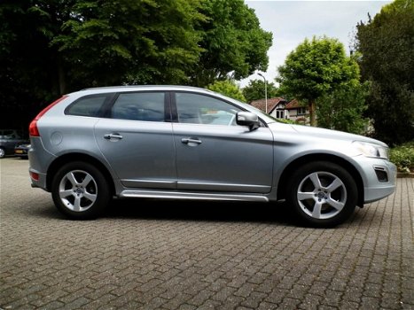 Volvo XC60 - 2.0 D4 FWD R-Design - 1