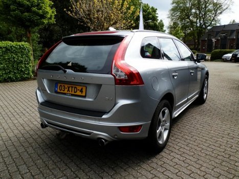 Volvo XC60 - 2.0 D4 FWD R-Design - 1