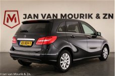 Mercedes-Benz B-klasse - 180 Ambition // XENON // LEDER // AIRCO // CRUISE // NAVI // PDC