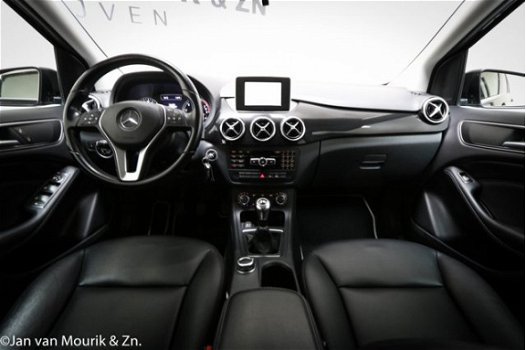 Mercedes-Benz B-klasse - 180 Ambition // XENON // LEDER // AIRCO // CRUISE // NAVI // PDC - 1